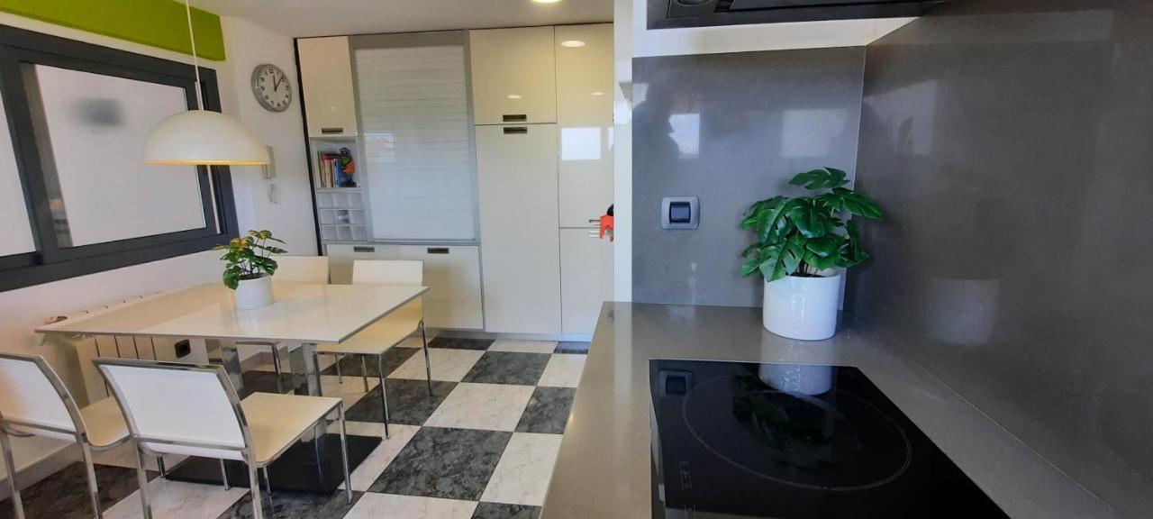 Bright Apartment Near The Beach And Barcelona By Train Masnou Buitenkant foto